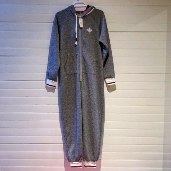 NWT Unisex Teen/Adult Onsie by Head North - Picture 1 of 7